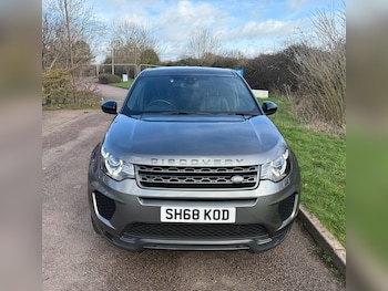 Used Land Rover Discovery Sport 2018 for sale - 77637686: Photo