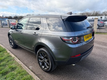 Used Land Rover Discovery Sport 2018 for sale - 77637686: Photo