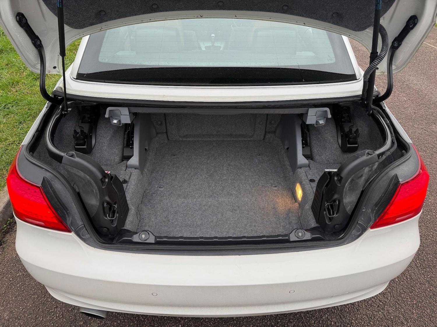 Used BMW 3 Series 2011 for sale - 77040576: Photo 20