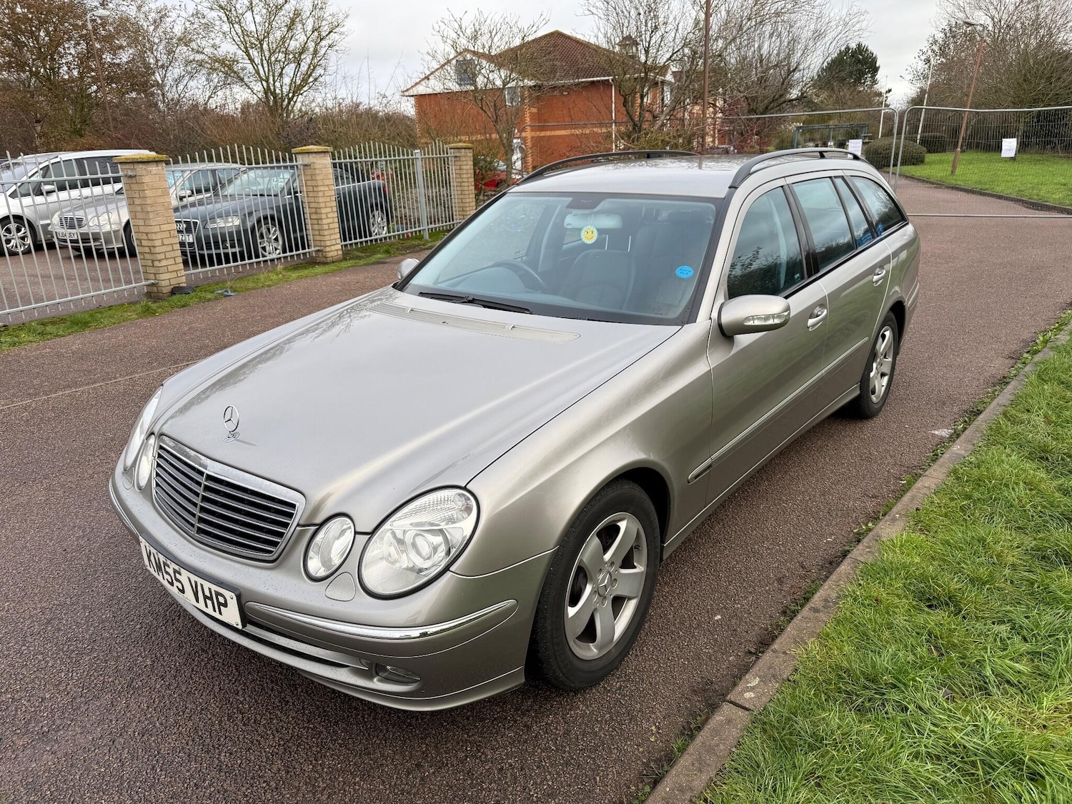 Used Mercedes-Benz E Class for sale - 76728369: Photo 3