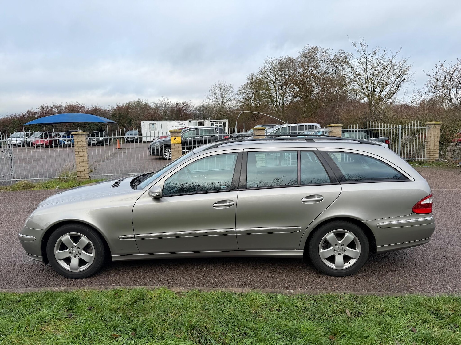 Used Mercedes-Benz E Class for sale - 76728369: Photo 5