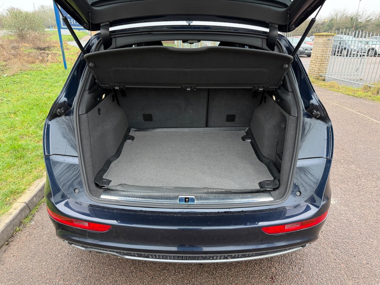 Used Audi Q5 2010 for sale - 77425072: Photo 17