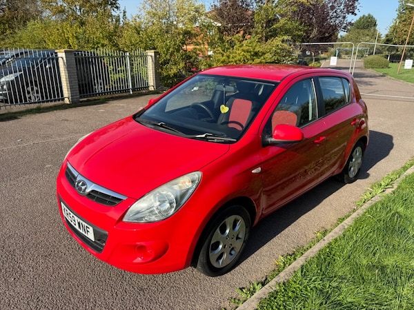 Used Hyundai i20 2009 for sale - 76013875: Photo 3