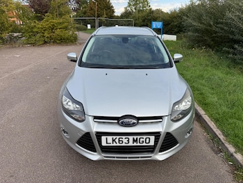 Used Ford Focus 2013 for sale - 76094209: Photo 2