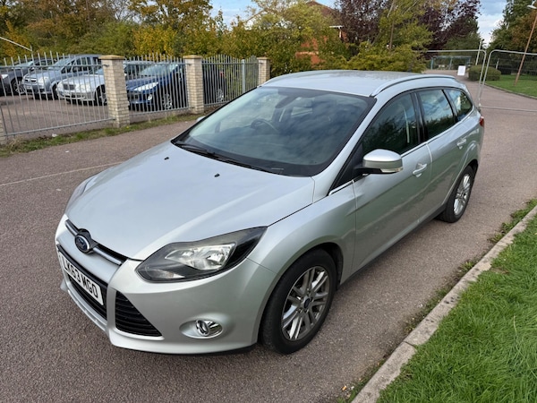 Used Ford Focus 2013 for sale - 76094209: Photo 3