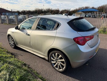 Used Alfa Romeo Giulietta 2013 for sale - 76484397: Photo