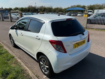 Used Toyota Vitz 2013 for sale - 75140324: Photo