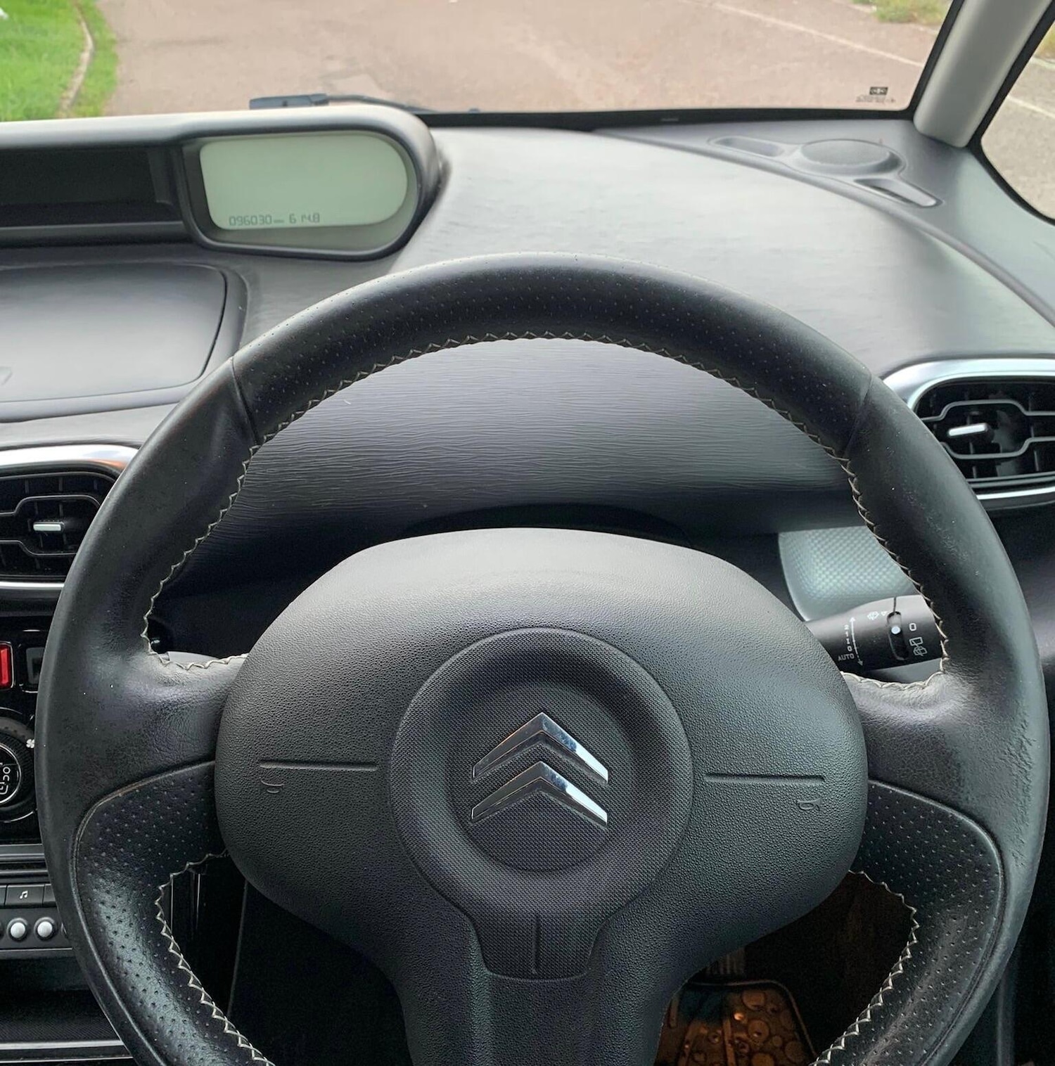 Used Citroen C3 Picasso 2010 for sale - 76151963: Photo 10