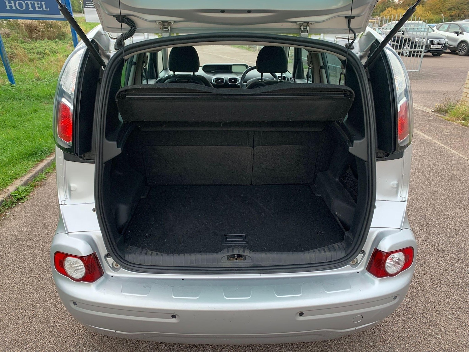 Used Citroen C3 Picasso 2010 for sale - 76151963: Photo 15