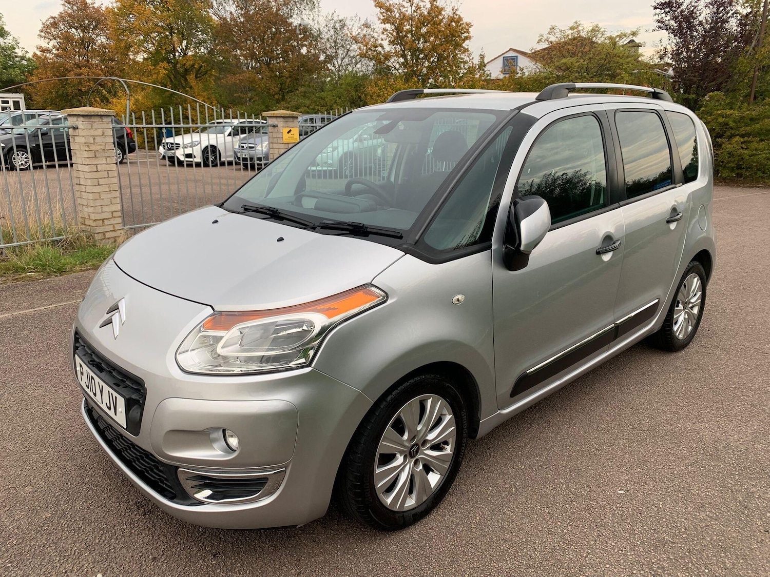 Used Citroen C3 Picasso 2010 for sale - 76151963: Photo 3