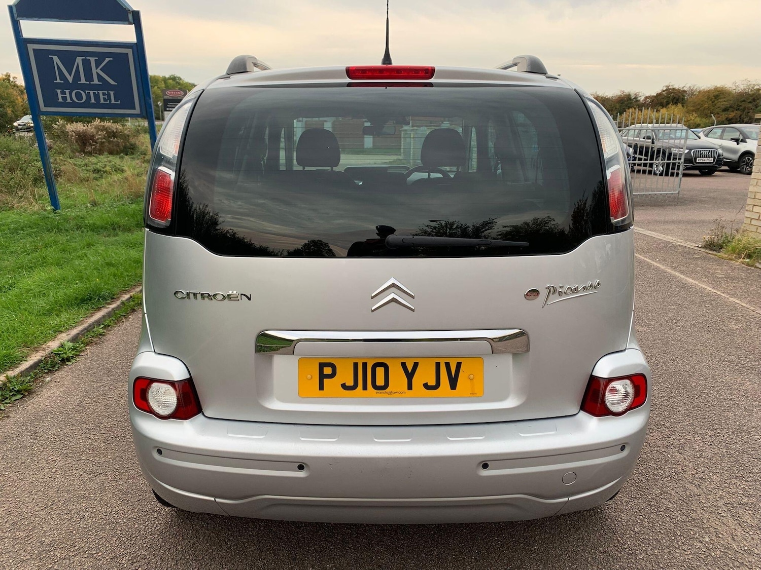 Used Citroen C3 Picasso 2010 for sale - 76151963: Photo 6