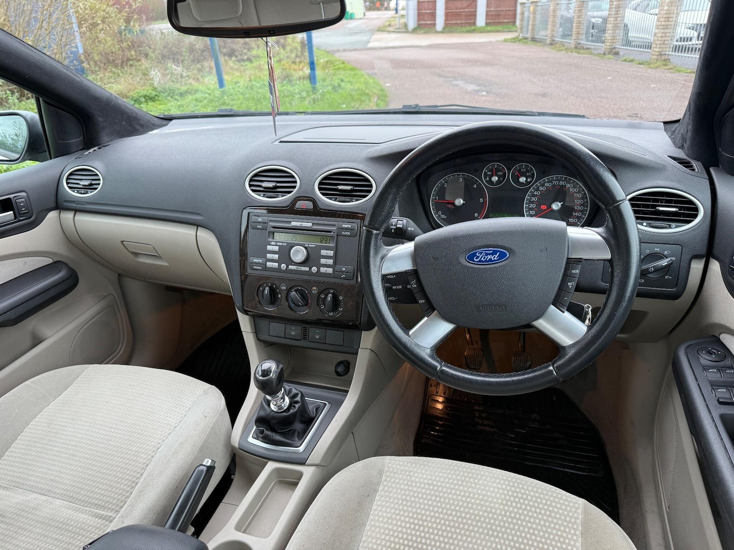 Used Ford Focus 2005 for sale - 76728559: Photo 9