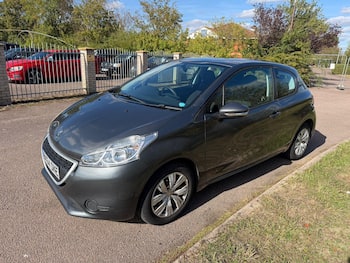 Used Peugeot 208 2014 for sale - 79756436: Photo