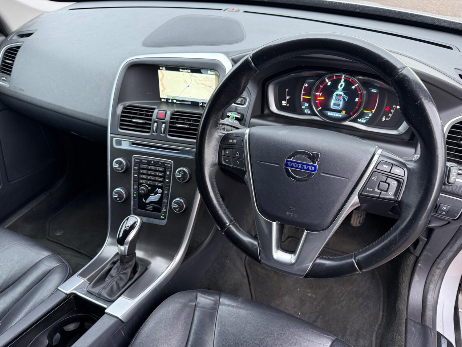 Used Volvo XC60 2014 for sale - 77478809: Photo 10