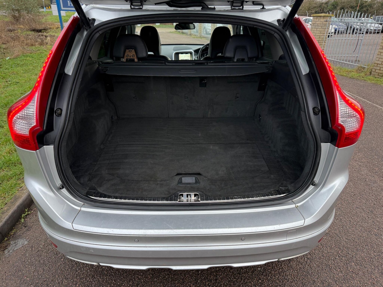 Used Volvo XC60 2014 for sale - 77478809: Photo 14