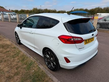 Used Ford Fiesta 2017 for sale - 79544237: Photo