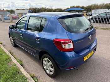 Used Dacia Sandero 2014 for sale - 75905671: Photo