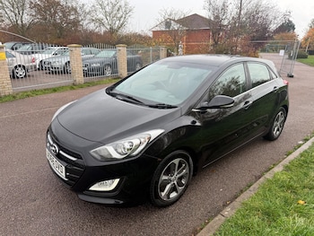 Used Hyundai i30 2016 for sale - 76512118: Photo