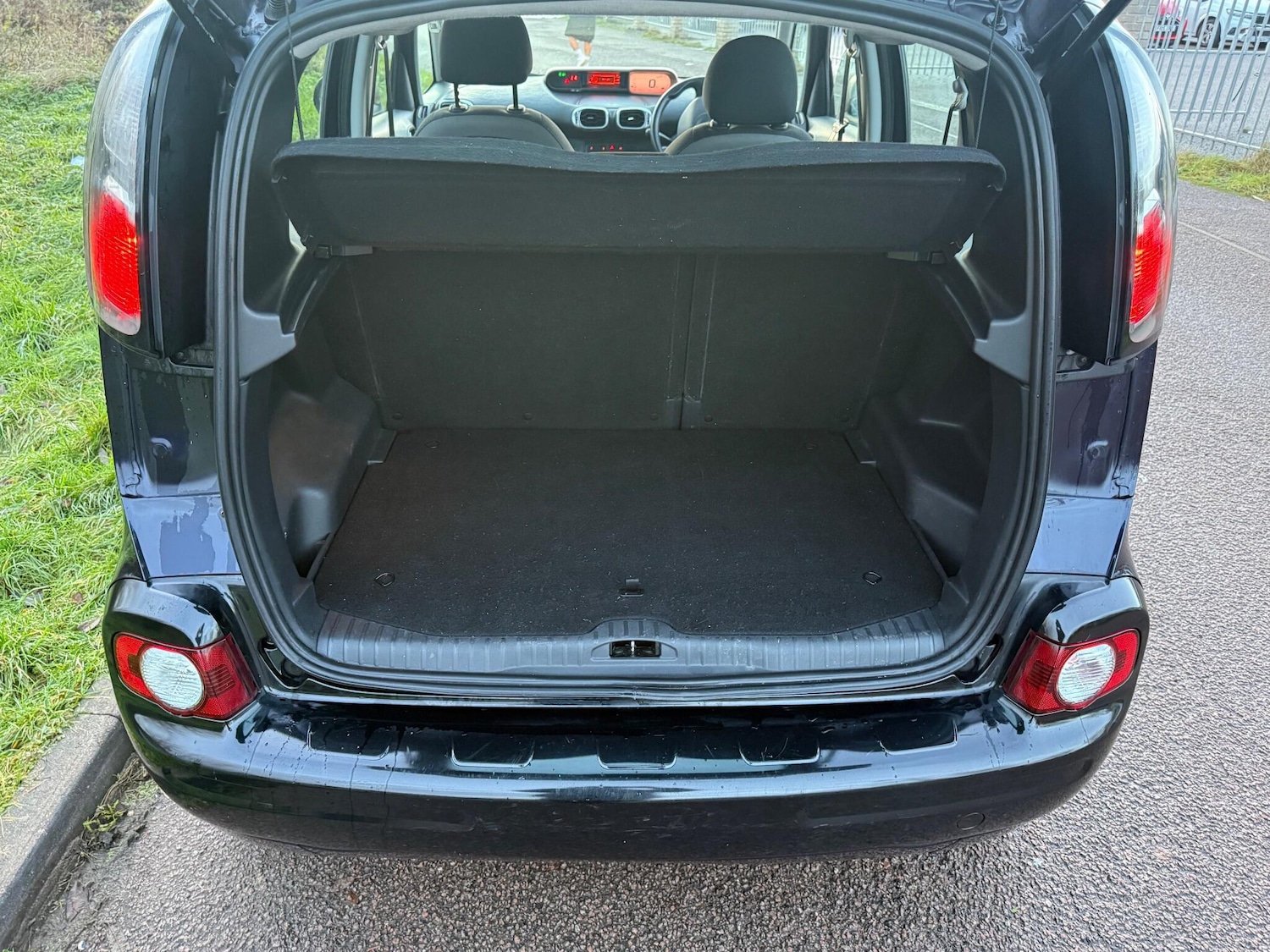 Used Citroen C3 Picasso 2015 for sale - 76965570: Photo 14