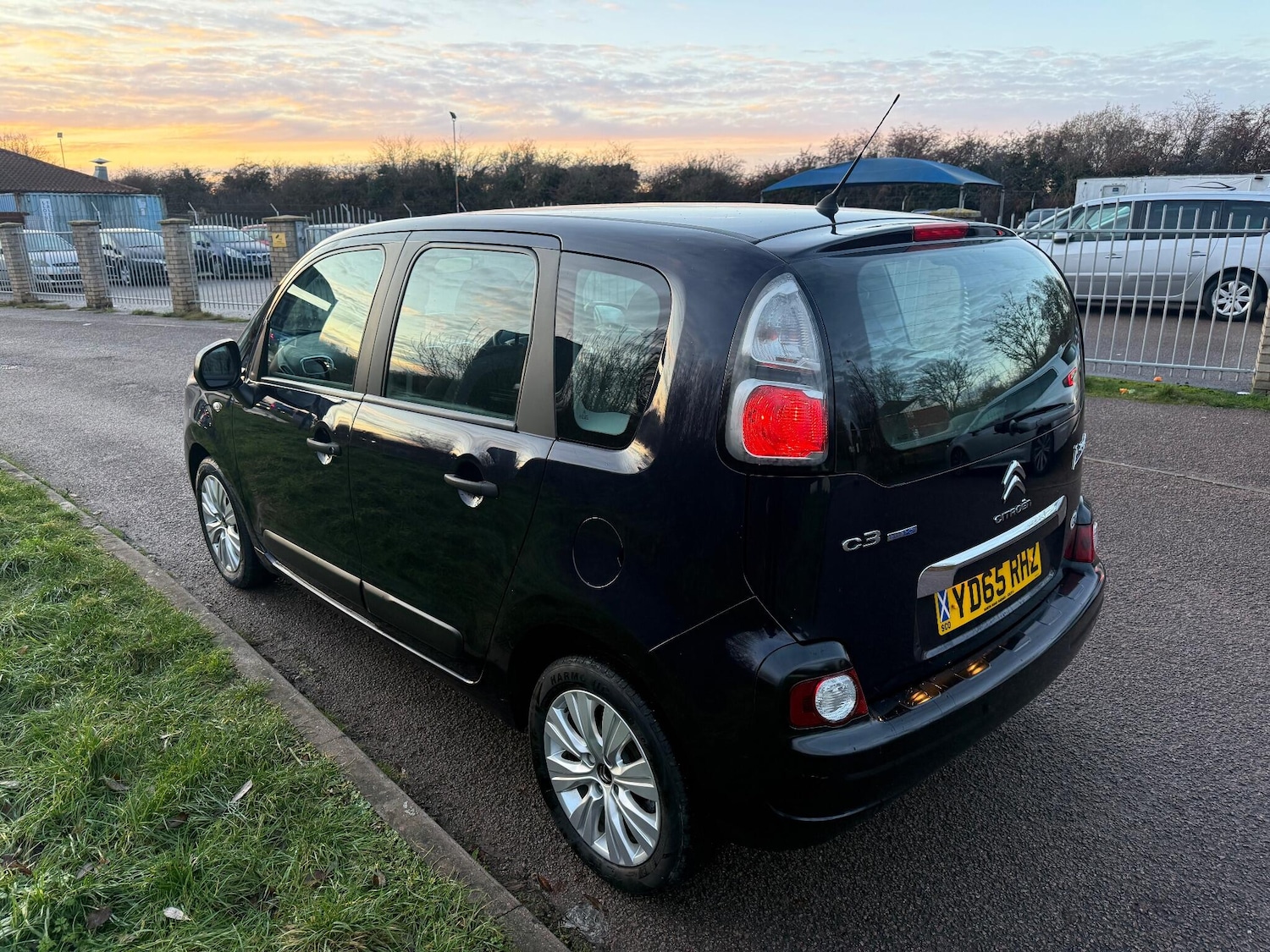 Used Citroen C3 Picasso 2015 for sale - 76965570: Photo 4