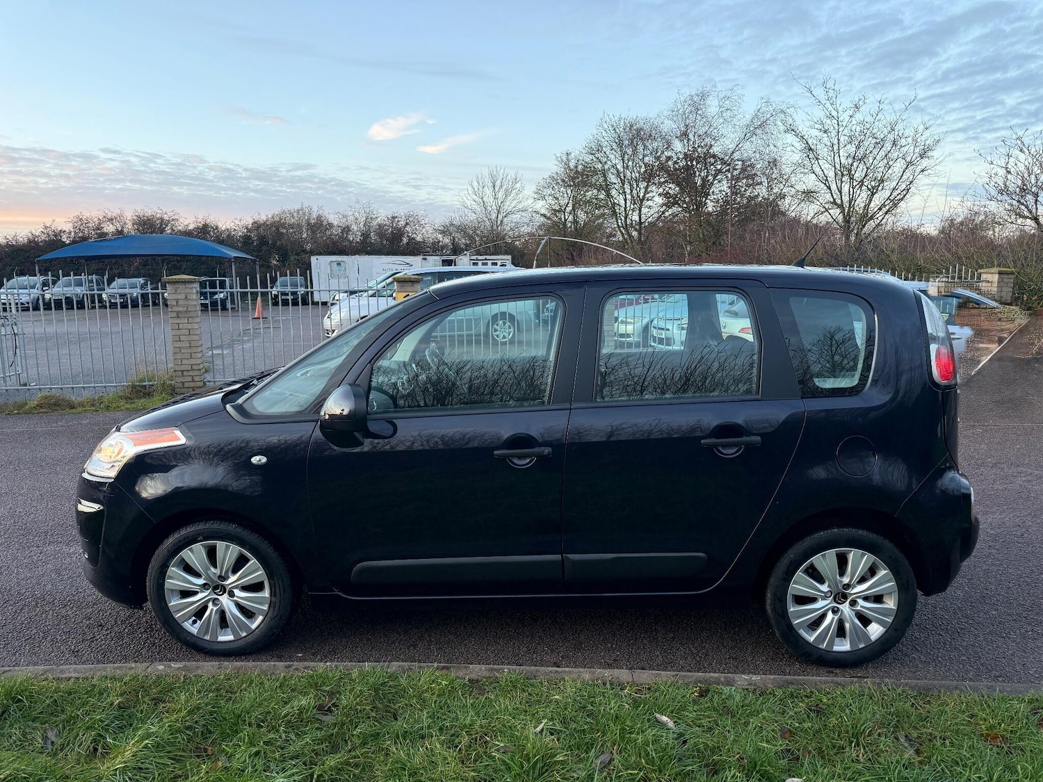 Used Citroen C3 Picasso 2015 for sale - 76965570: Photo 5