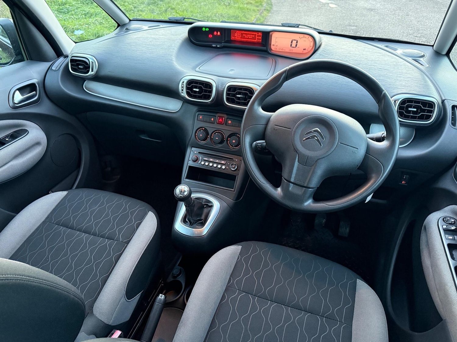 Used Citroen C3 Picasso 2015 for sale - 76965570: Photo 8