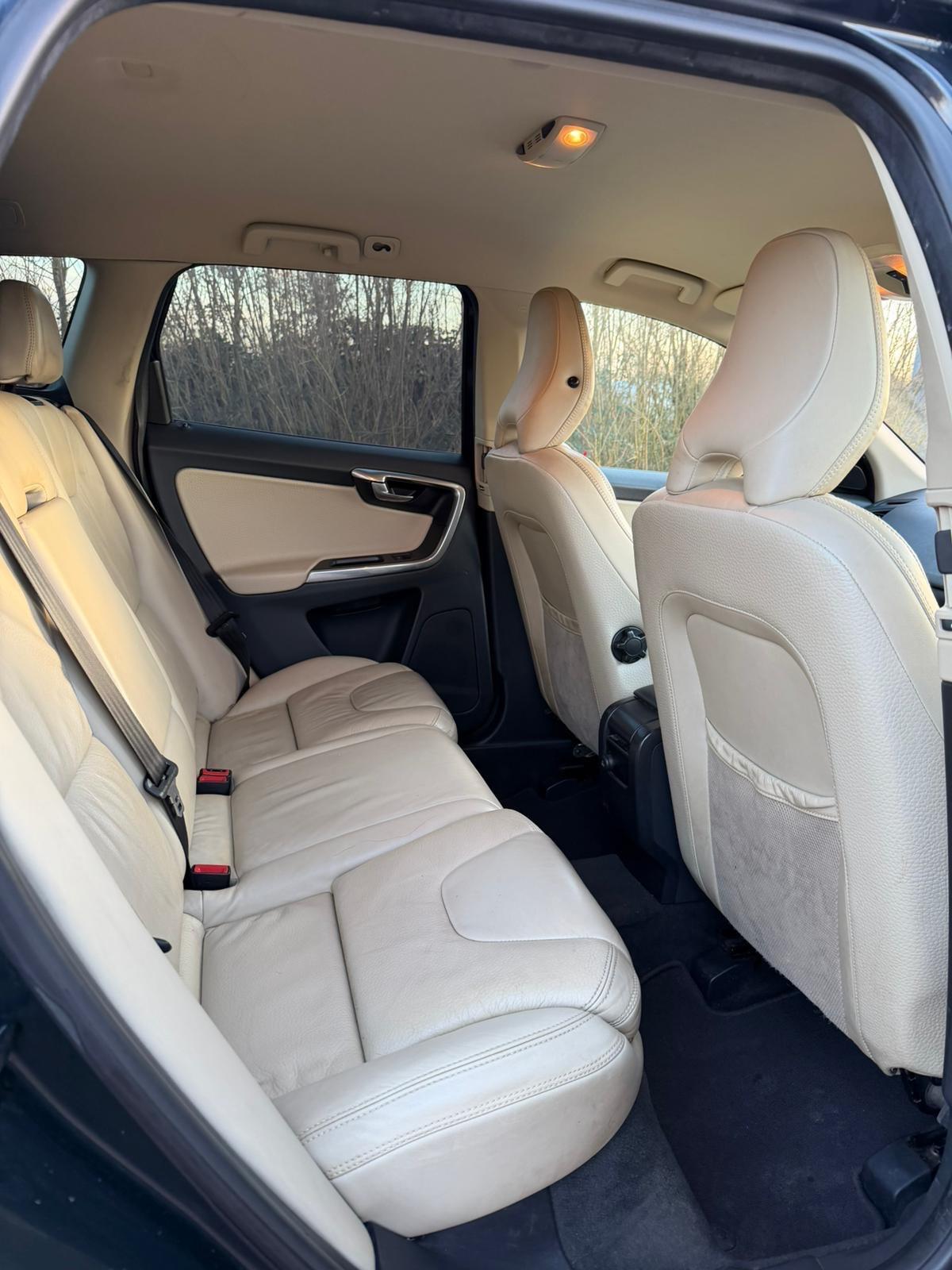 Used Volvo XC60 2013 for sale - 77229402: Photo 15