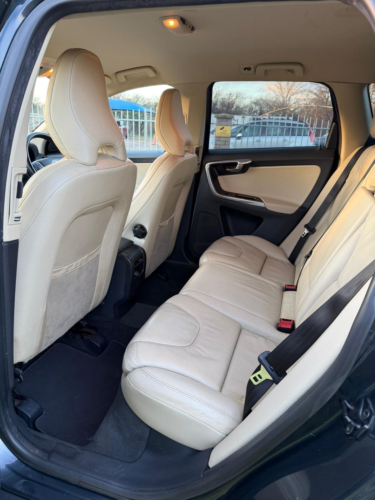 Used Volvo XC60 2013 for sale - 77229402: Photo 16