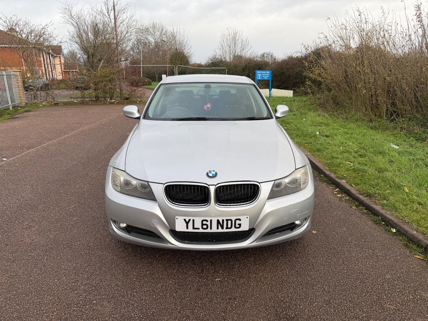 Used BMW 3 Series 2011 for sale - 76849580: Photo 2