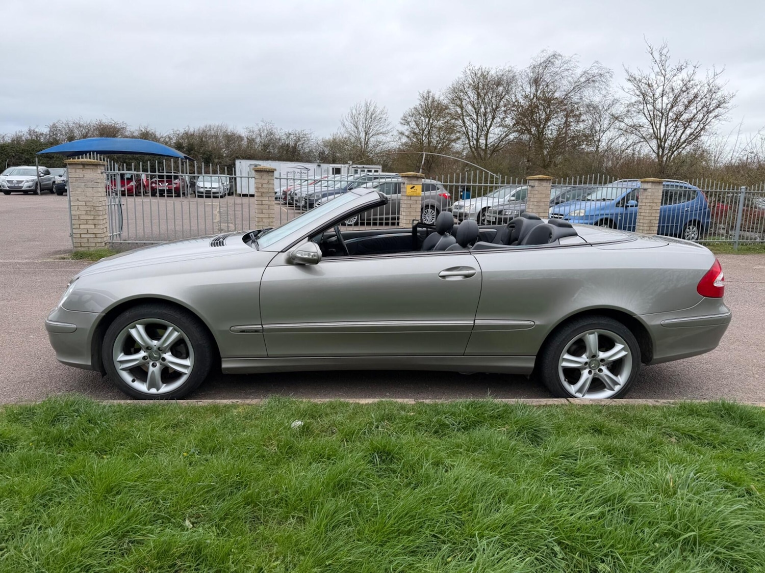 Used Mercedes-Benz CLK 2005 for sale - 77883288: Photo 5