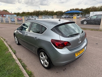 Used Vauxhall Astra 2011 for sale - 75904664: Photo