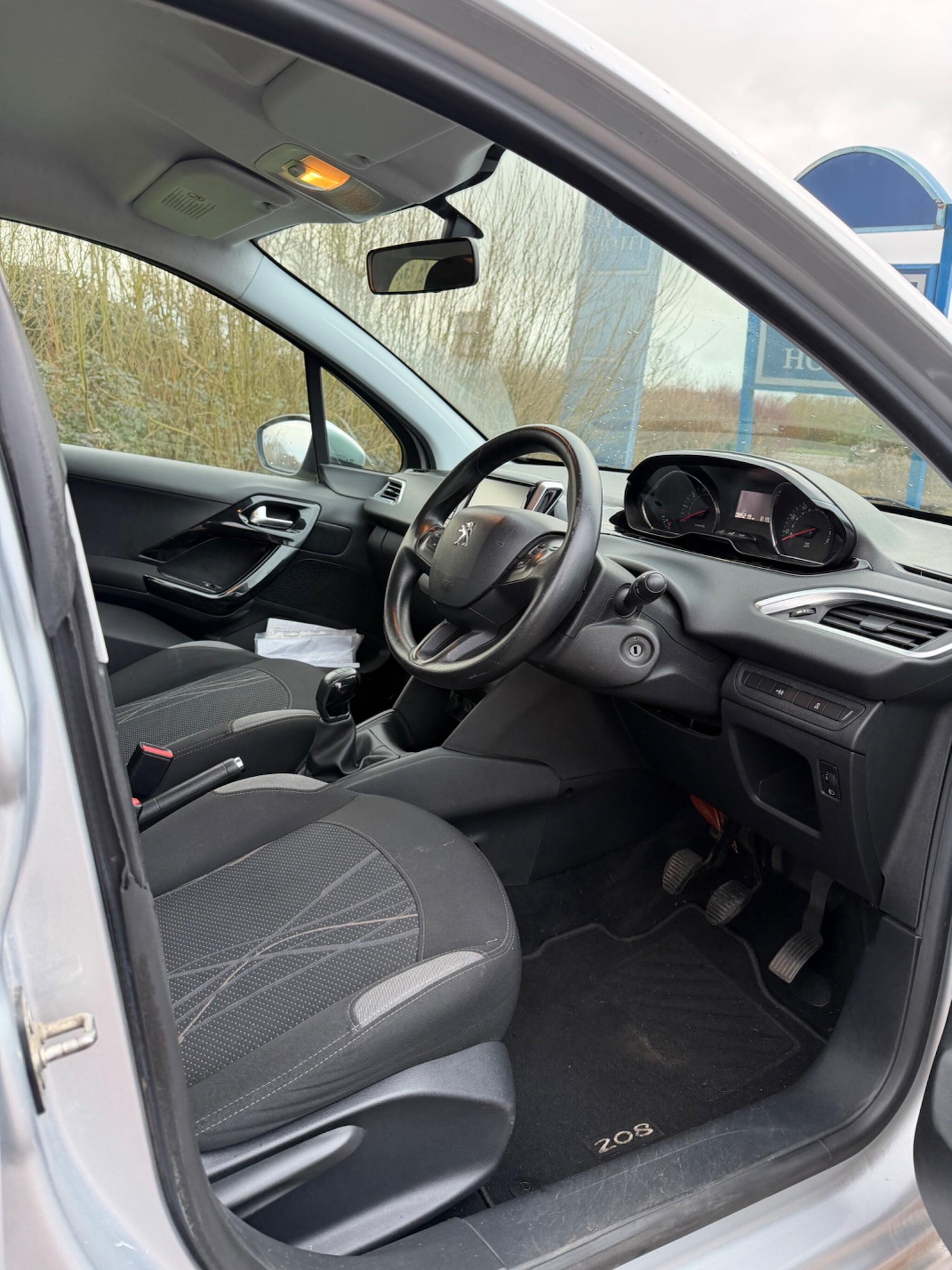 Used Peugeot 208 2013 for sale - 77396458: Photo 13