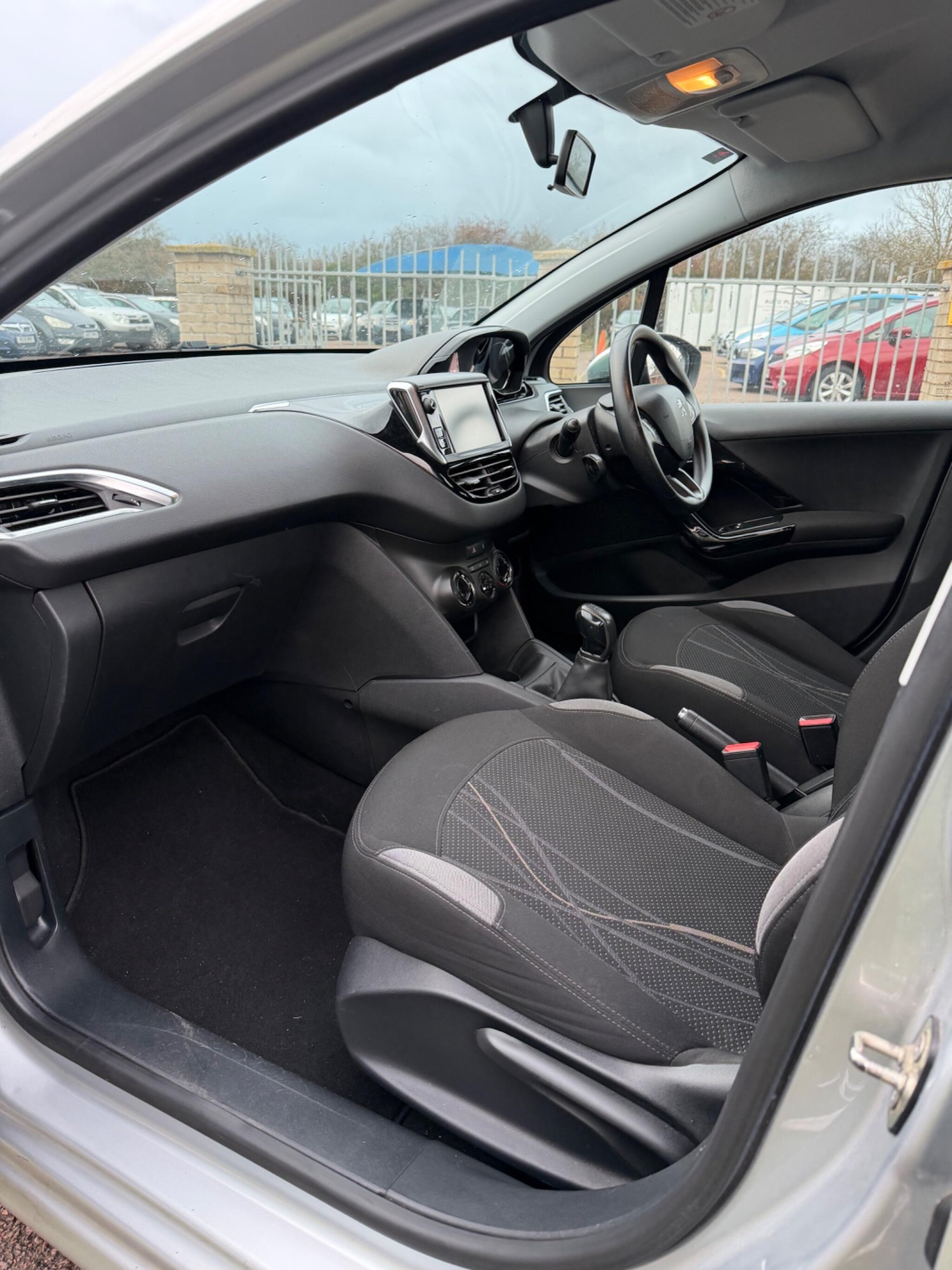 Used Peugeot 208 2013 for sale - 77396458: Photo 14