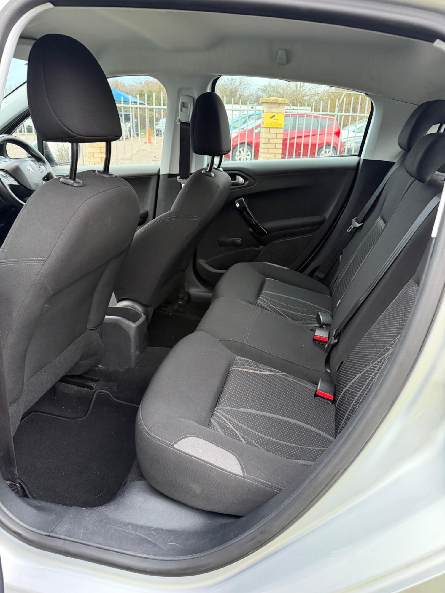 Used Peugeot 208 2013 for sale - 77396458: Photo 16