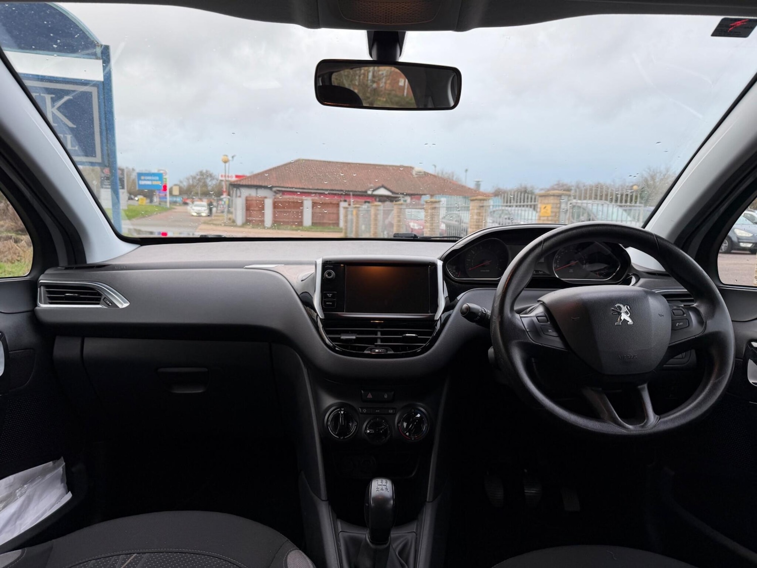 Used Peugeot 208 2013 for sale - 77396458: Photo 9