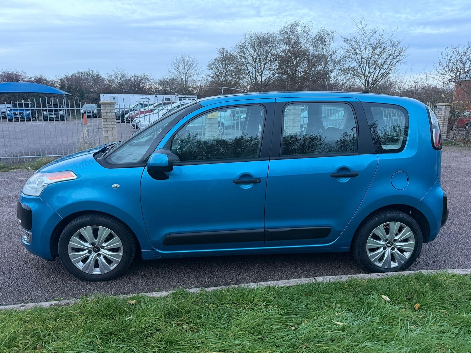 Used Citroen C3 Picasso 2012 for sale - 76572238: Photo 4
