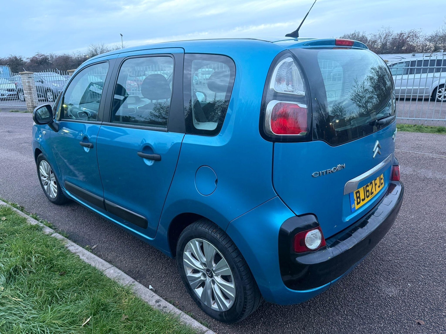 Used Citroen C3 Picasso 2012 for sale - 76572238: Photo 5