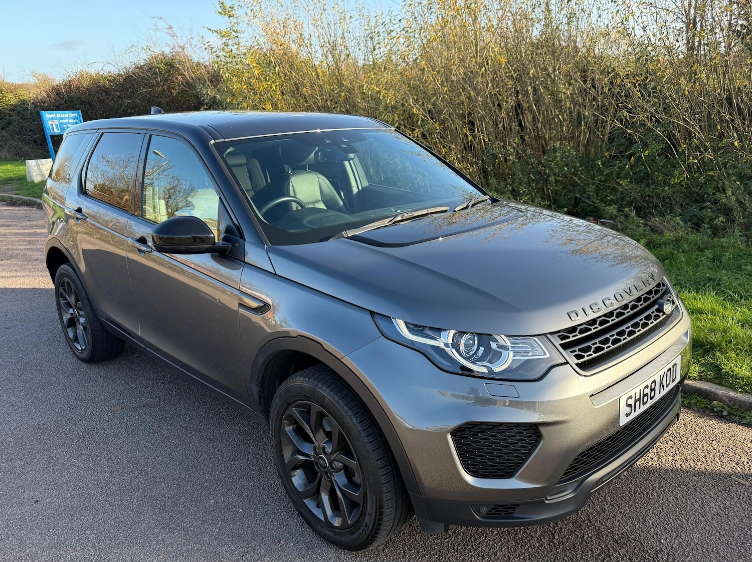 Used Land Rover Discovery Sport 2018 for sale - 76607972: Photo 1