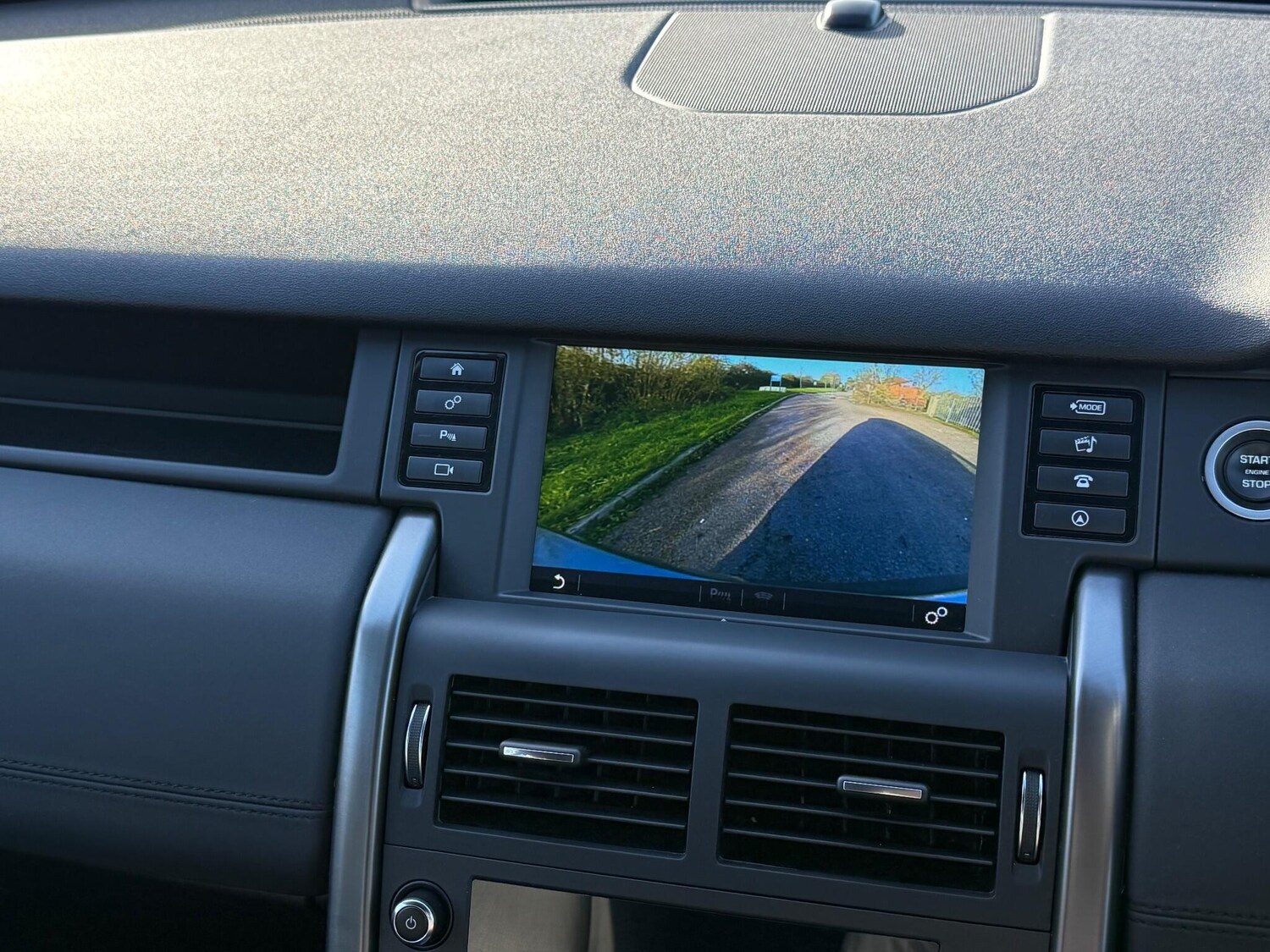 Used Land Rover Discovery Sport 2018 for sale - 76607972: Photo 14