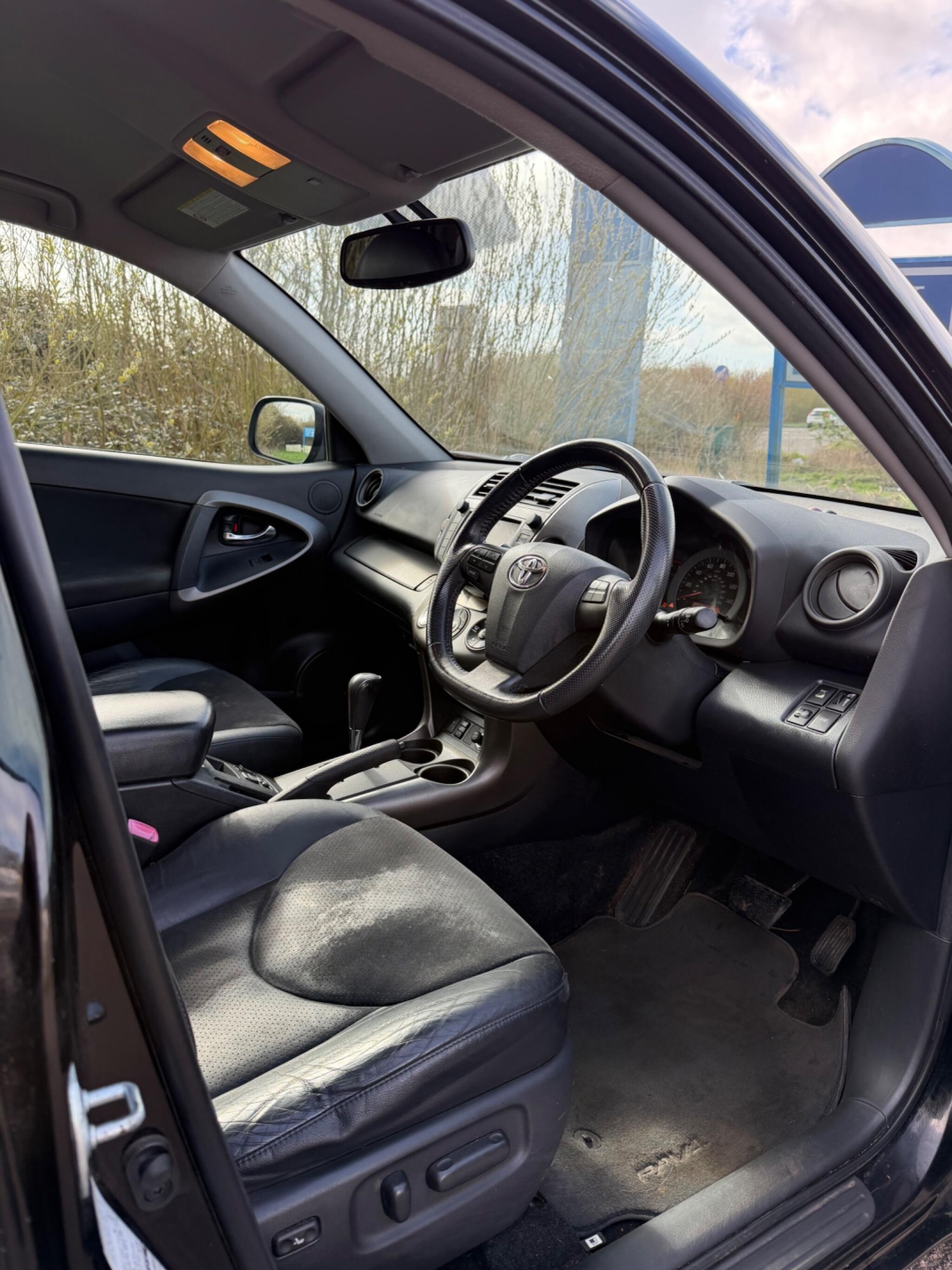 Used Toyota RAV4 2011 for sale - 77892842: Photo 14