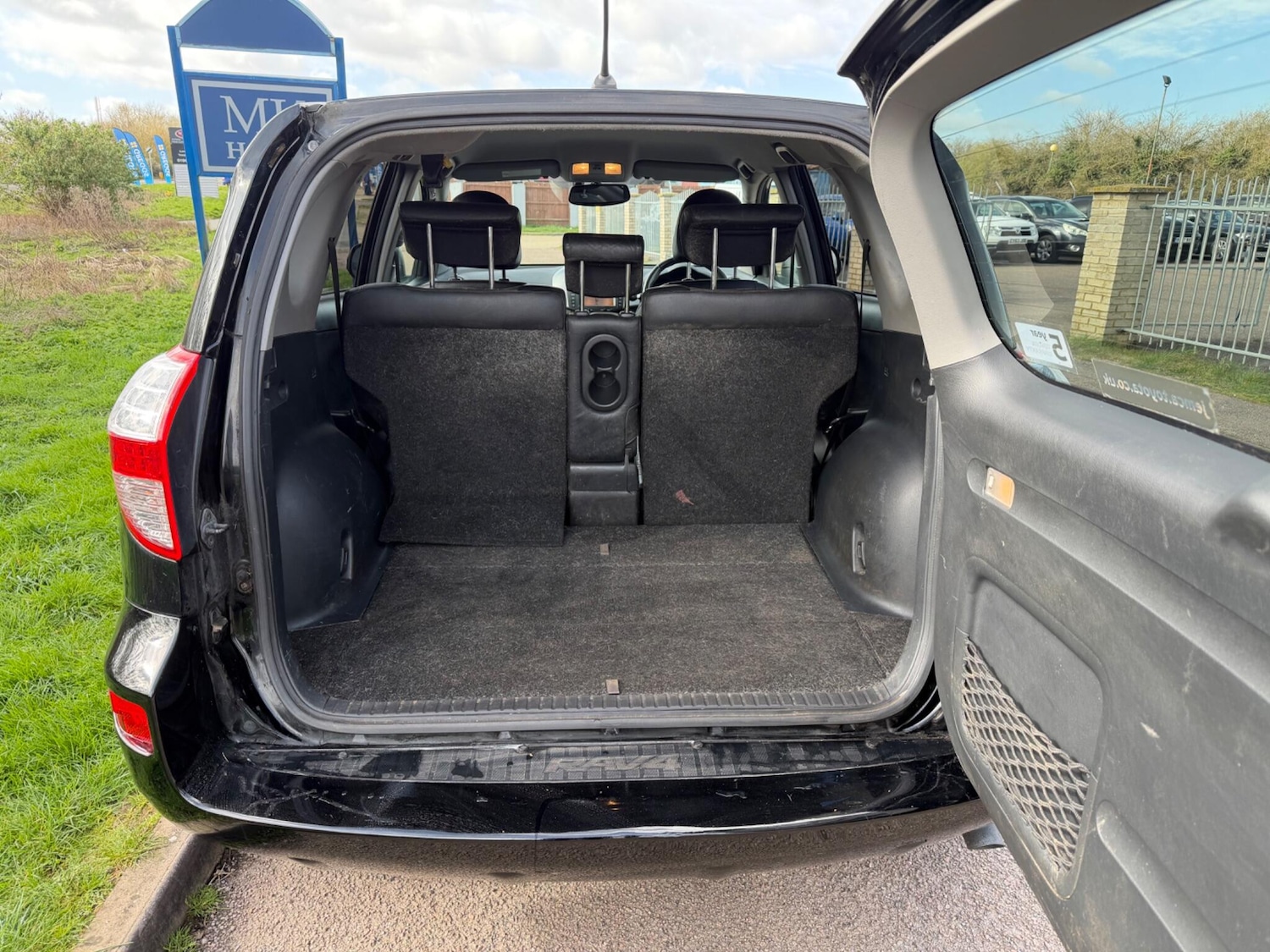 Used Toyota RAV4 2011 for sale - 77892842: Photo 18