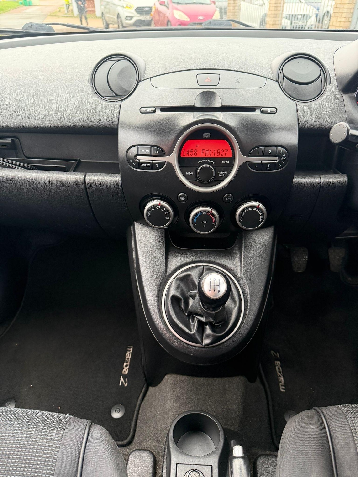 Used Mazda Mazda2 2009 for sale - 76728539: Photo 11