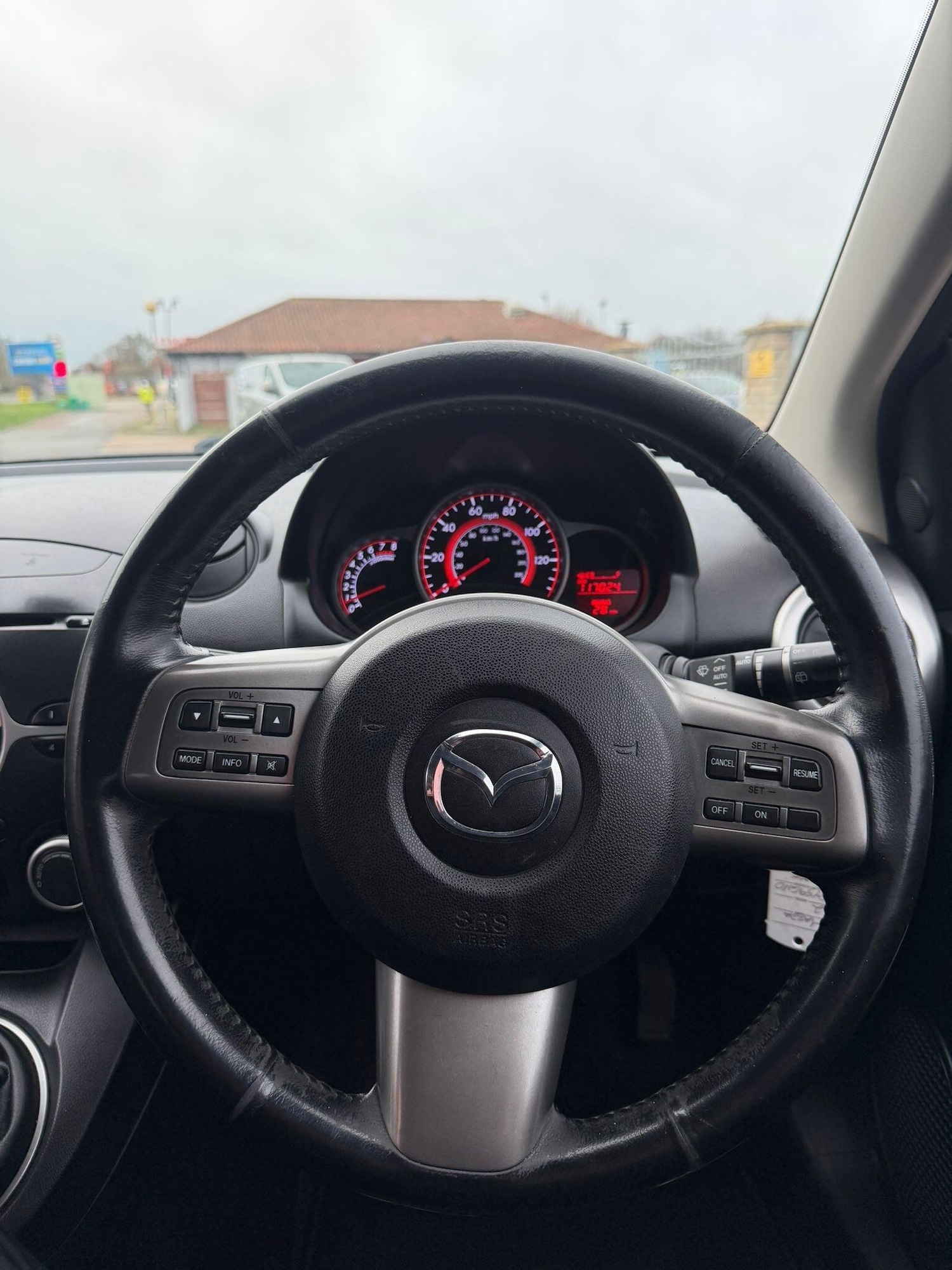 Used Mazda Mazda2 2009 for sale - 76728539: Photo 12
