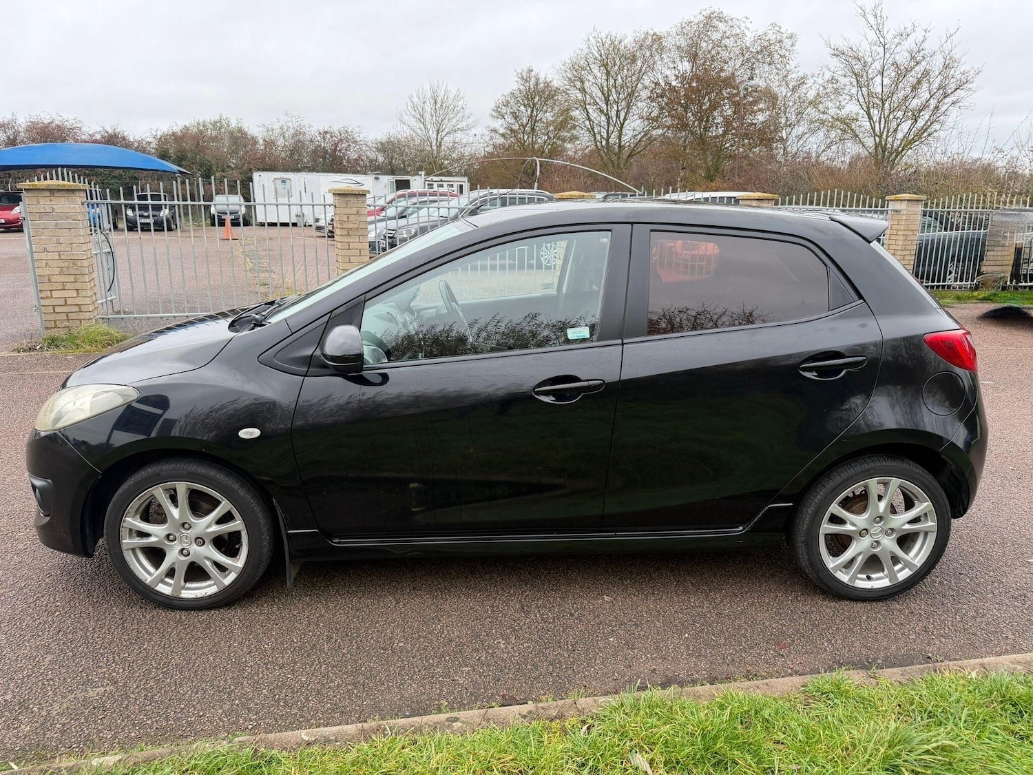 Used Mazda Mazda2 2009 for sale - 76728539: Photo 5