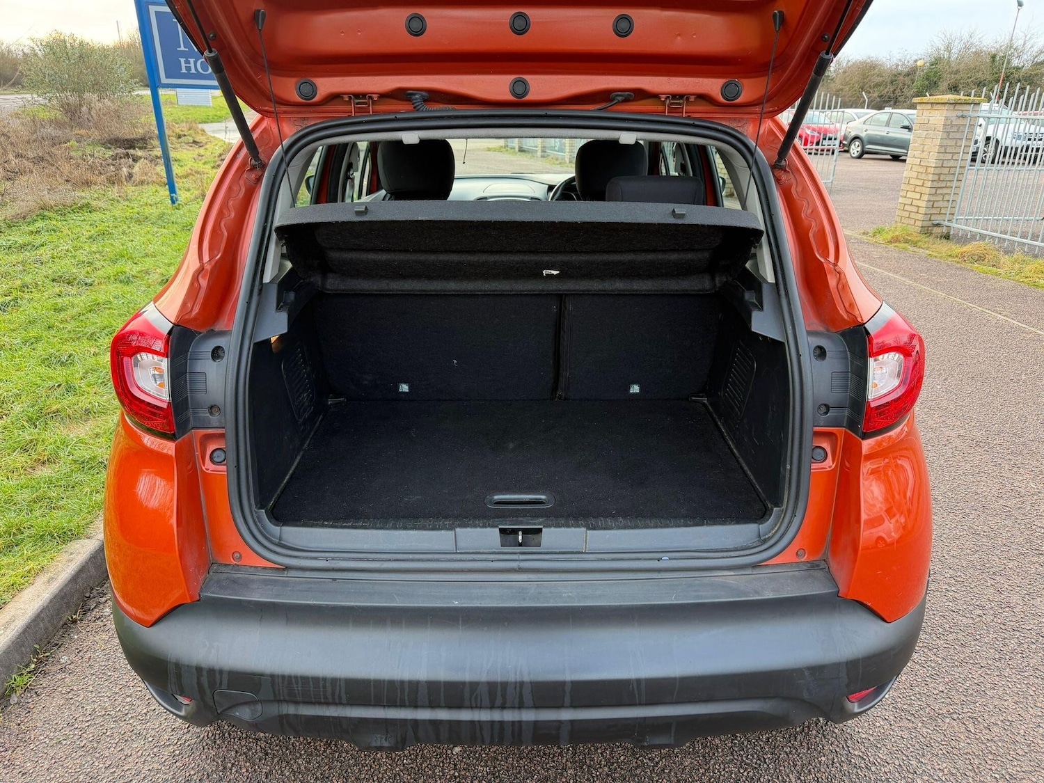 Used Renault Captur for sale - 77215987: Photo 18