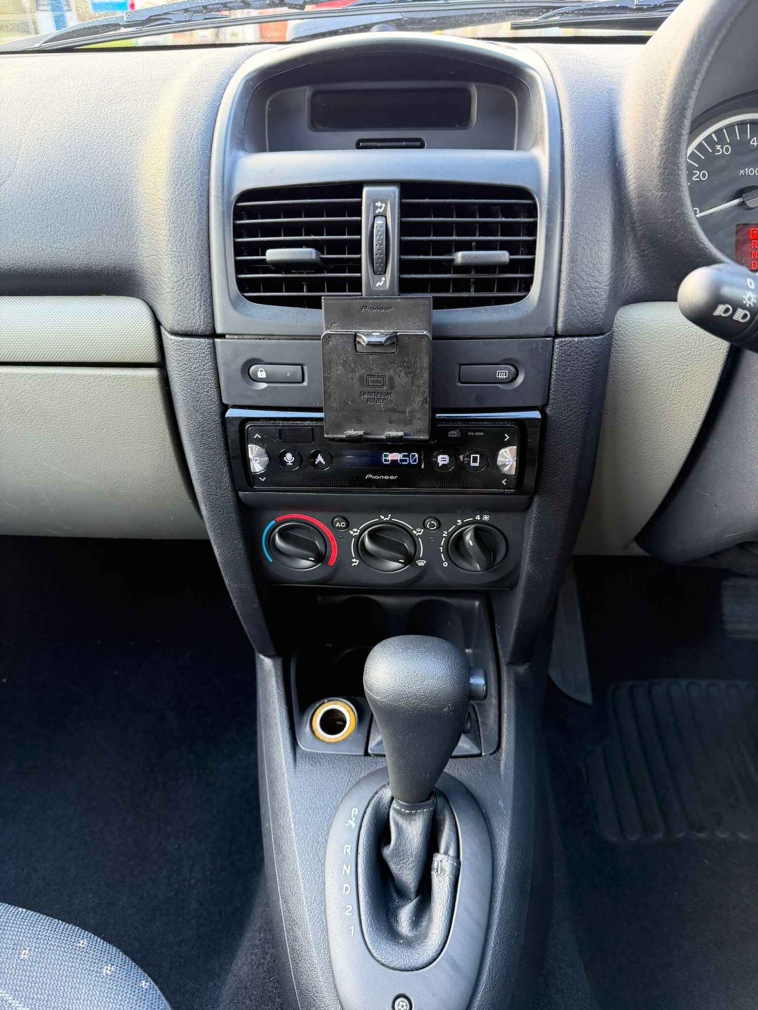 Used Renault Clio 2002 for sale - 77143823: Photo 11