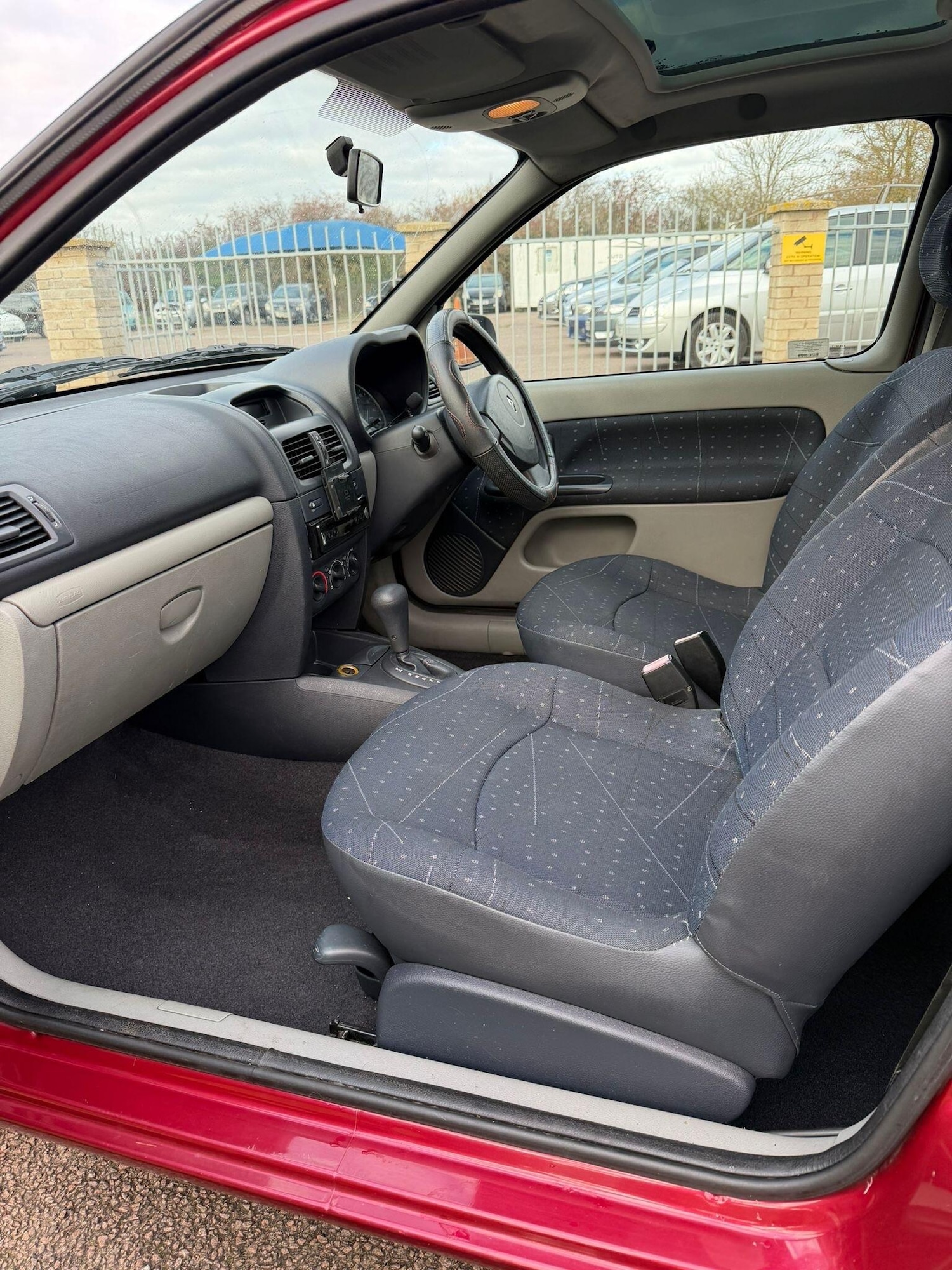 Used Renault Clio 2002 for sale - 77143823: Photo 14