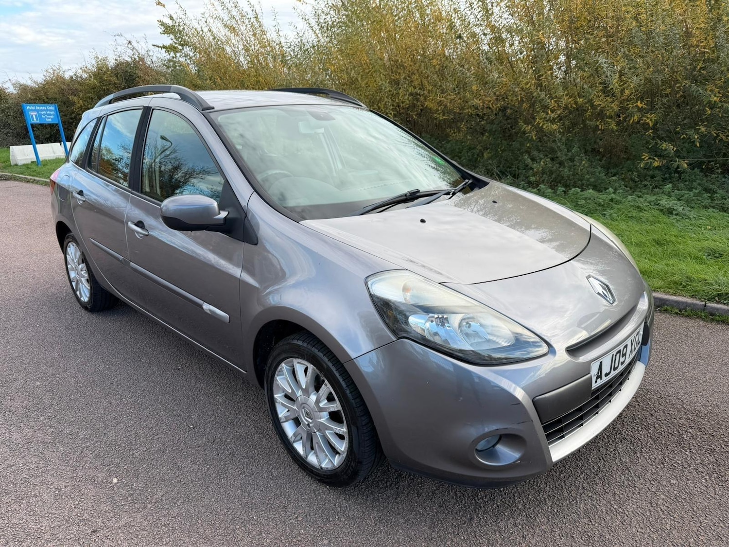 Used Renault Clio 2009 for sale - 76472690: Photo 1