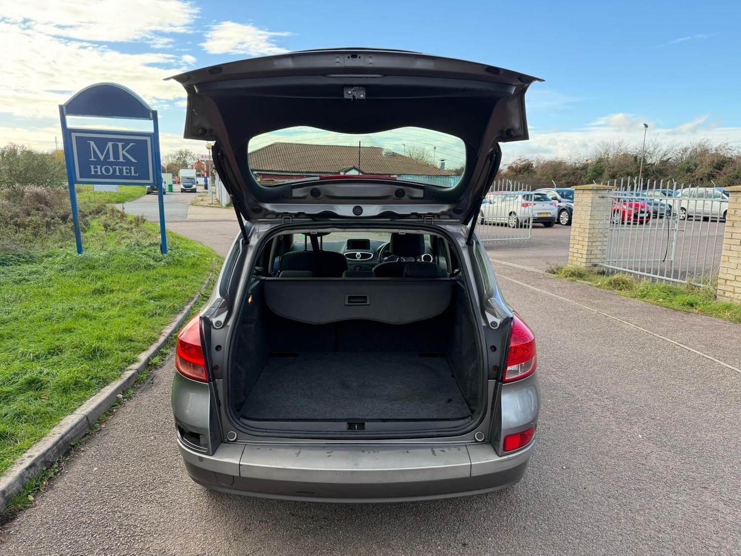 Used Renault Clio 2009 for sale - 76472690: Photo 17