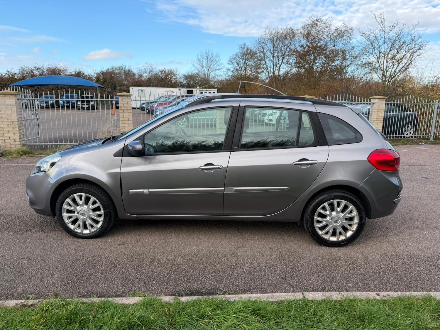 Used Renault Clio 2009 for sale - 76472690: Photo 5